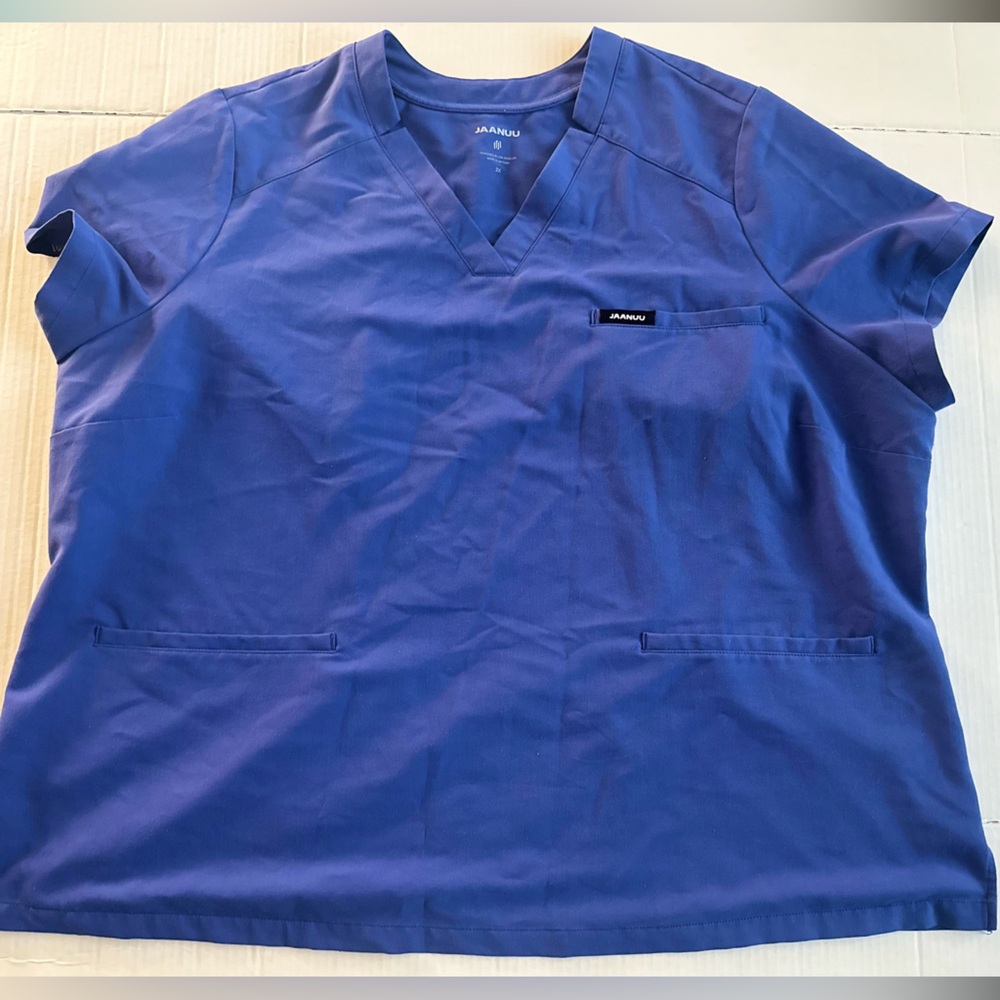 Jaanuu 3-pocket medical‎ scrub top 2x